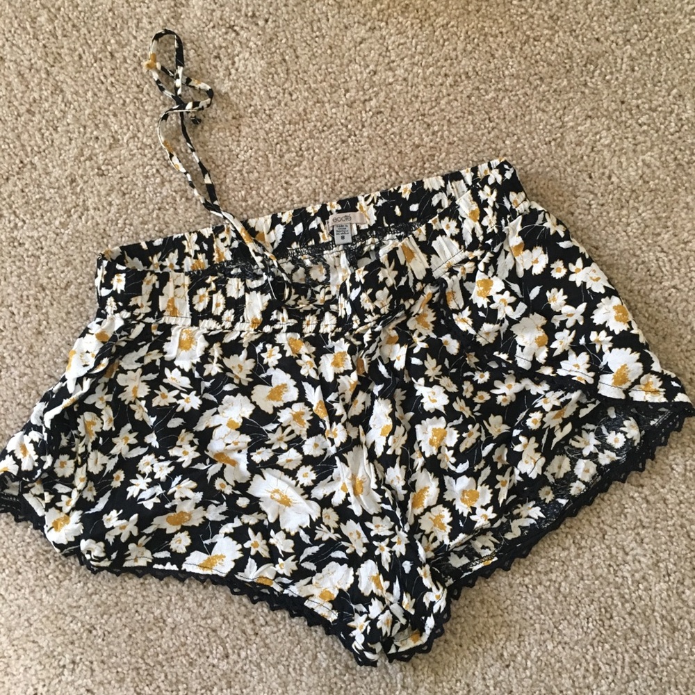 UO Flowy shorts